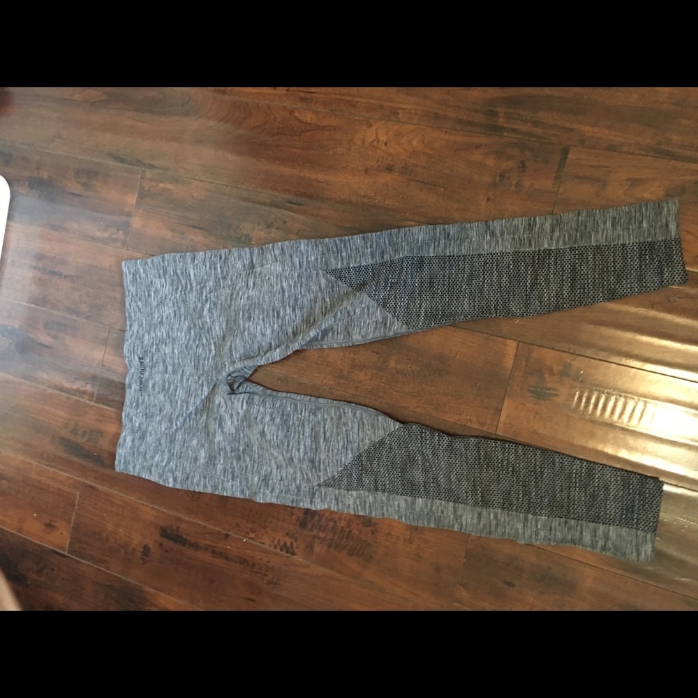 Body Glove leggings
